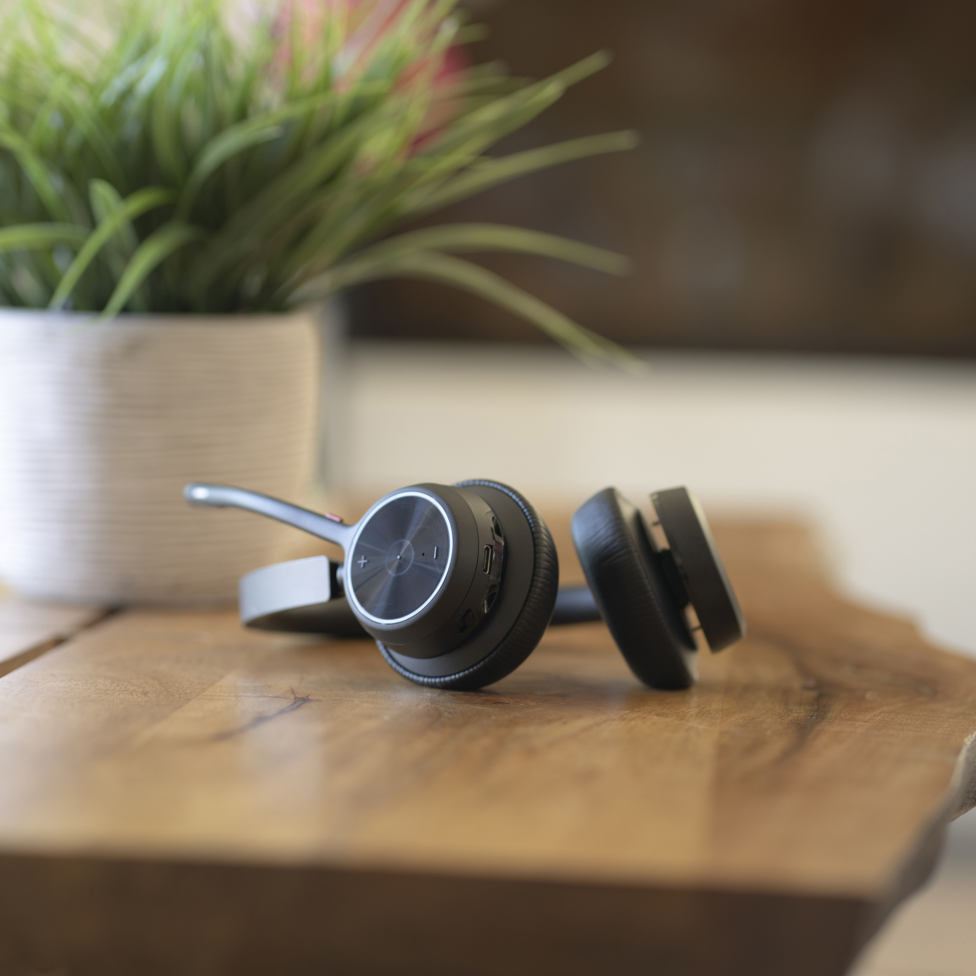 Poly Voyager 4320 USB-A Headset